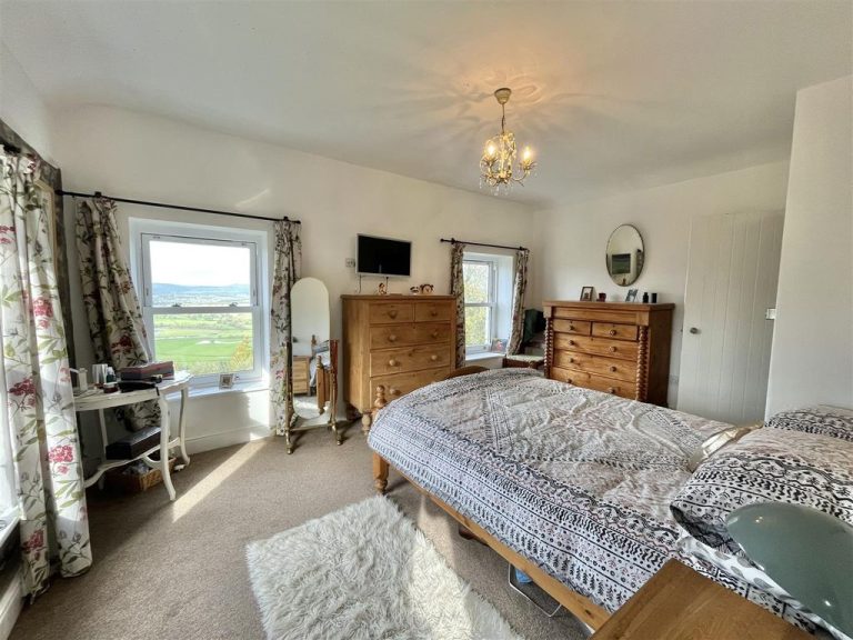 2 bed farm for sale in Golden Grove, Llanarthney, Carmarthen SA32