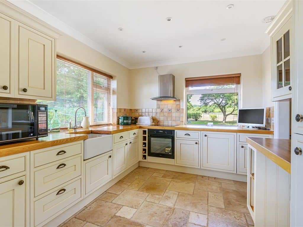 3 bed equestrian property for sale in Kent ME17 image 4