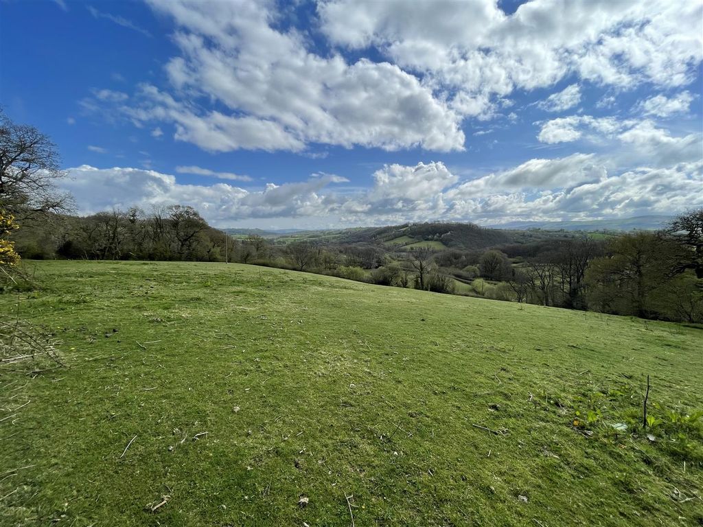 3 bed farm for sale in Carmarthenshire SA19 image 8