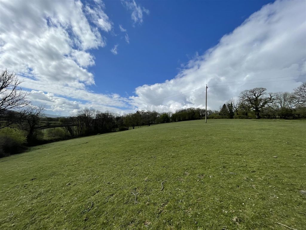 3 bed farm for sale in Carmarthenshire SA19 image 9