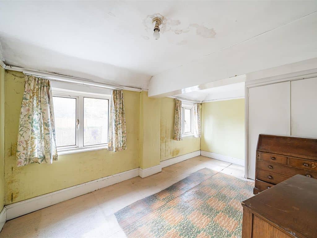 3 bed semi-detached house for sale in Wiltshire SN10 image 9