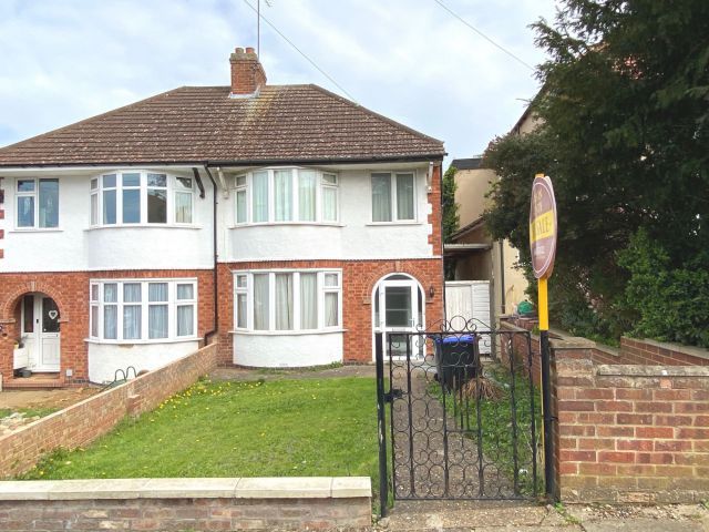 3 bed semi-detached house for sale in Northamptonshire NN4 image 1