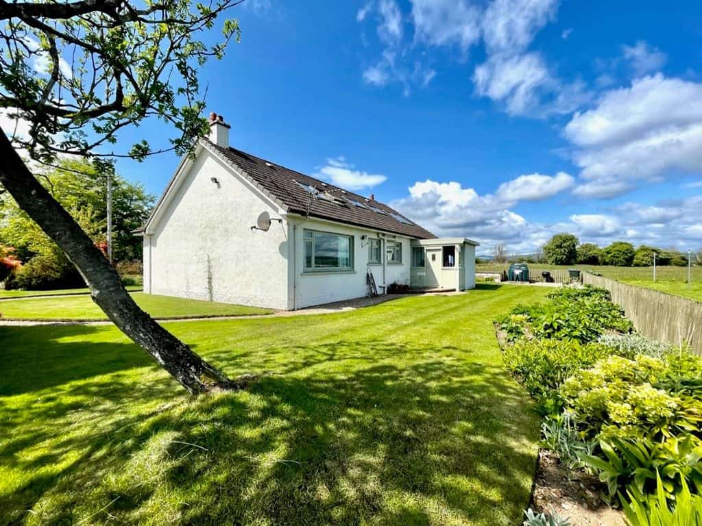 4 bed cottage for sale in Perth & Kinross KY13 image 28