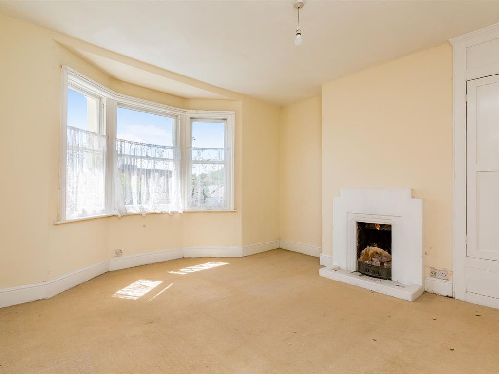 4 bed end terrace house for sale in East Sussex BN1 image 2