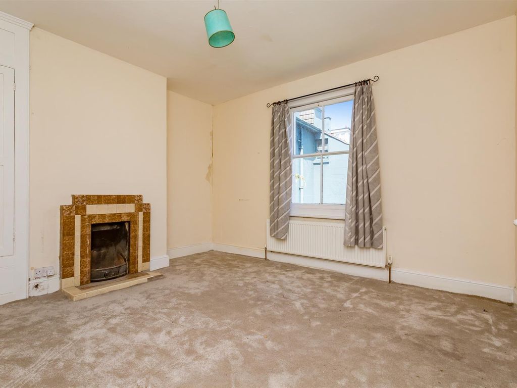 4 bed end terrace house for sale in East Sussex BN1 image 5