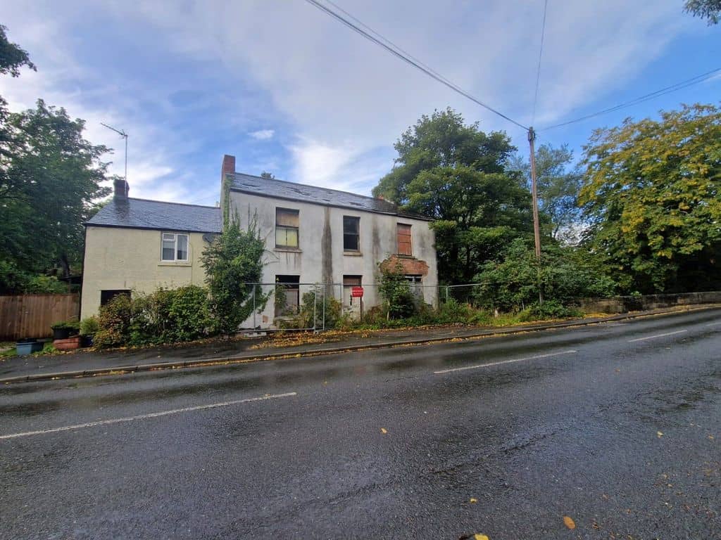 4 bed semi-detached house for sale in Wrexham LL12 image 1