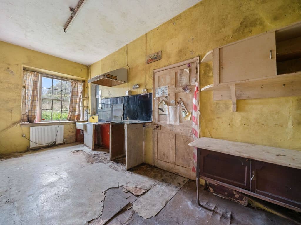 6 bed property for sale in Devon TQ10 image 19