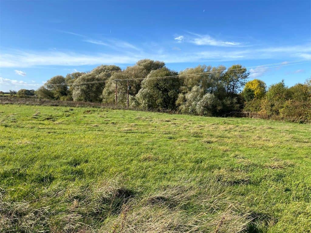Land for sale in Lincolnshire LN8 image 1