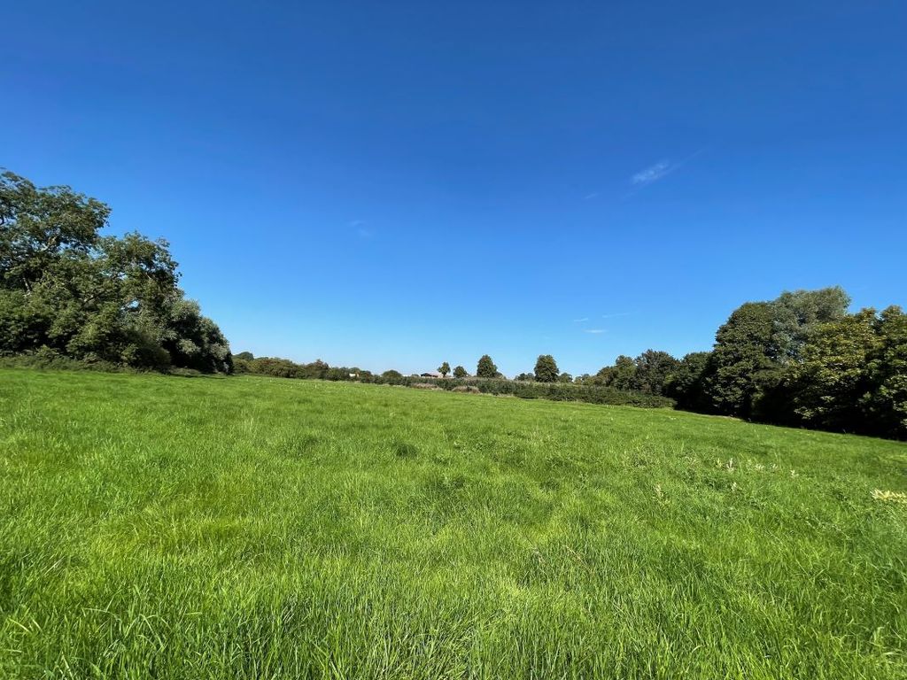 Land for sale in Northamptonshire NN29 image 7