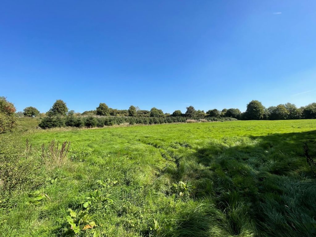 Land for sale in Northamptonshire NN29 image 9